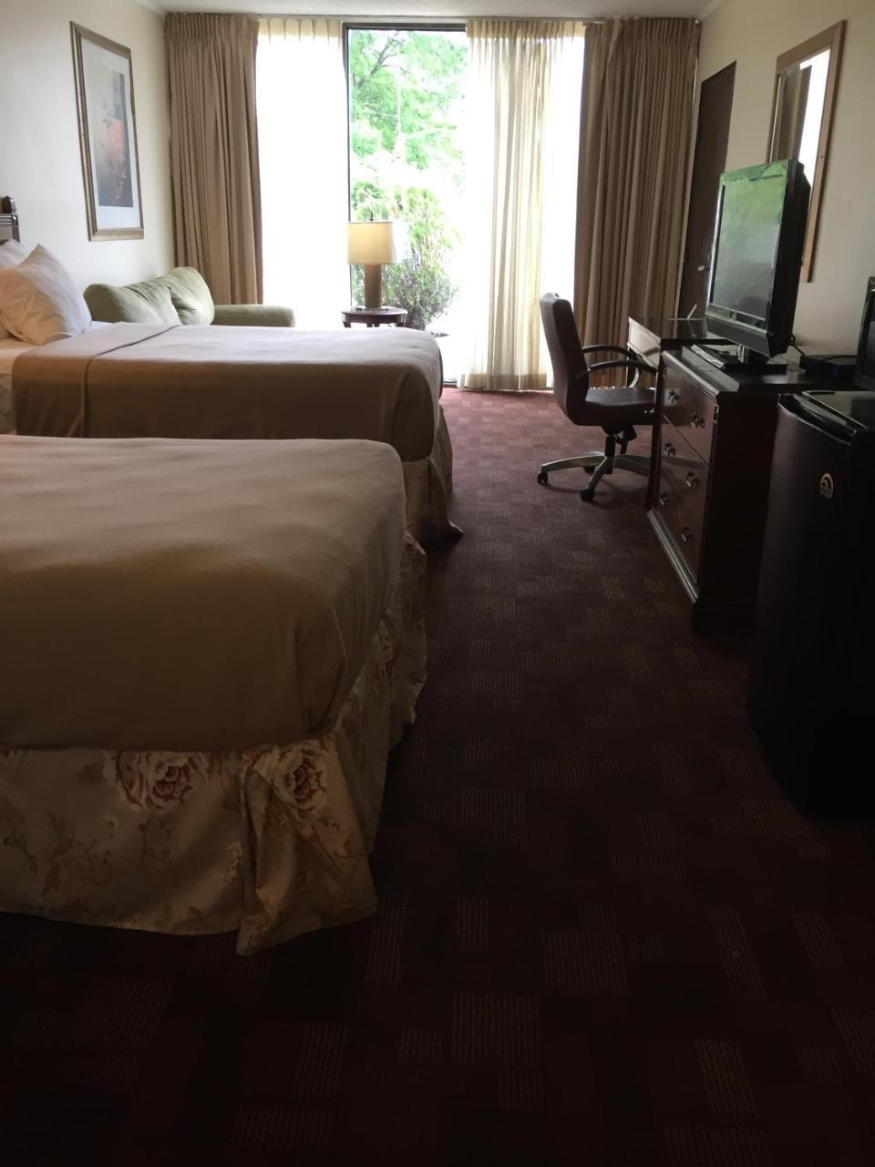 אטלנטה Cheshire Motor Inn מראה חיצוני תמונה